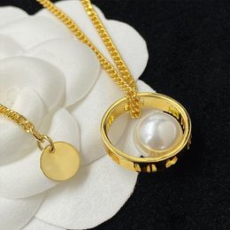 Classic Retro Hollow Hoop and Pearl Necklace Niche Design Elegant High-End Daily Essential Clavicle Chain Wholesale
