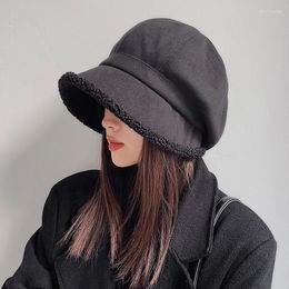 Berets Winter Warm Bucket Hat Korean Trending Big Head Casual Basin Cap Japanese Retro Stacking Luxury Hats For Women Gorro