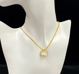 Quality Retro Hollow Hoop and Pearl Necklace Niche Design Elegant High-End Daily Essential Clavicle Chain Wholesale