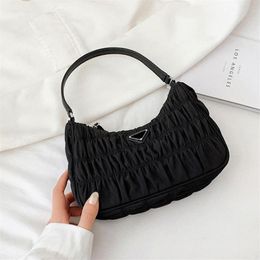 Womens Handbags Interior Hand Zipper Colors Small Size Hobos Designers 5 Purses Pocket Shape Bag Luxurys Pleated Versatil Mhen12611