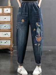 Women's Jeans Retro Cartoon Girl Paste Cloth Embroidery Women Autumn Winter Fashion Elastic Waist Loose AnkleLength Harem Denim Pants 230111