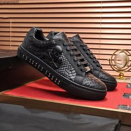 Men Paris Genuine skull Casual serpentine Lace-up sports shoes men running shoes fashion sneakers Flat shoes Whit mjijmk21502