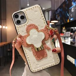 23ss Designer Cell Phone Cases For Iphone 14 Pro Crossbody With Chain Case For Iphone 13 12 11 Pro Max X Xs Xr Leather Bracket CYG2390936