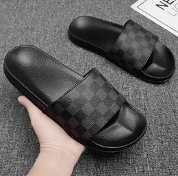 New slippers Luxury designer sandals Flat rubber beach shoes Outdoor anti-skid indoor jelly men and women lovers