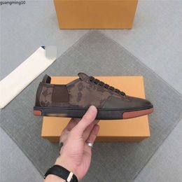 2023 classic men designer shoes lace up black brown fashion Luxury printed Mens sneakers trainers shoe kmkj5288