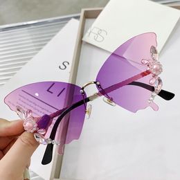 Sunglasses Frames Female Diamond Car Butterfly Sunglasses for Man Women UV Protection Vintage Cycling Metal Rimless Sunglasses Eyewear Decoration 230113