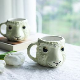 Mugs Creative Hand-painted Sheep Ceramic Mug Cartoon Animal Breakfast Milk Glass Office Leisure Tea Cup Funny Gift HP100504