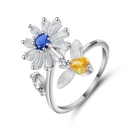 Cluster Rings Gorgeous Daisy Flower Bee Crystal Open For Women Silver Plated Cubic Zircon Adjustable Wedding Anniversary Jewelry