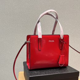 designer bags Shoulder Bags Top Re-Edition Bag Designer Sports Handbags Bestselling wallet women bags Handbag Brand purses Red Schoolbag Satchels