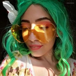 Sunglasses Women Fashion One Piece Love Heart Shape Candy Colours Tinted Ocean Lens Summer Travelling Sun Glasses For Ladies UV400