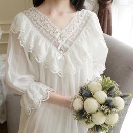 Women's Sleepwear Vintage White Night Dress Women Cotton Embroidery Lace Princess Victorian Nightgowns Peignoir Ladies Home Lounge Wear