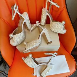 Frauen Braut Hochzeit High Heels Sandalen Luxus hohe Heels Brautschuhe Sakaria Plattform Sandalen Perle Verzierung Sacoras mit Schachtel