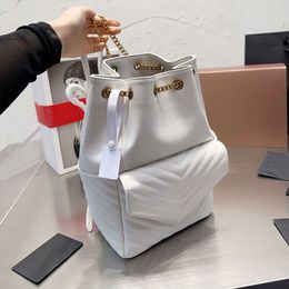 Catene Chiusura con cordino Zaino da donna Borsa a mano Borsa a mano alla moda Lettere hardware in metallo Cinturino regolabile Tasca con patta trapuntata di grande capacità