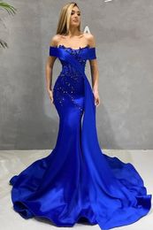 2023 Sexy Arabische Ballkleider Schulterfrei Spitze Kristalle Perlen Königsblau Abendkleid Meerjungfrau Formelle Partykleider