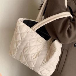 Evening Bags Winter 2023 Quilted Tote Bag Handbag Designer Ladies Shoulder Luxury Shopping Fashion Large BagEvening