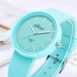 Wristwatches Ladies Silicone Watch Simple Casual Quartz Crystal Special Price 2023 Series