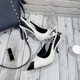 Sandalen 2023 Spring Metal Spected High Heels Frauen Stiletto Single Schuhe Rückengurt mit mittlerer Haken Modemarke Designer