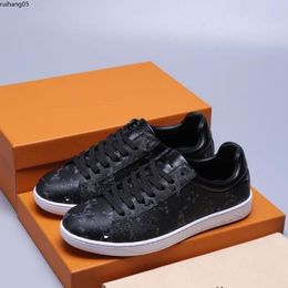 Top quality luxury designer shoes casual sneakers breathable Calfskin with floral embellished rubber outsole very nice mkjl5485