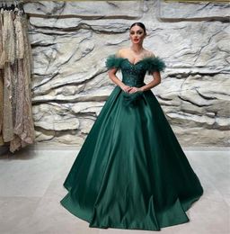 Party Dresses Elegant Green Sweetheart Crystal Ball Gown Floor-length Off The Shoulder Feathers Matte Satin Prom Vestidos De Fiesta