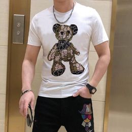 T-shirt da uomo alla moda con strass Cartoon Design Trend Band T-shirt da uomo in cotone estivo Top casual giovane stile popolare abbigliamento M-5XL