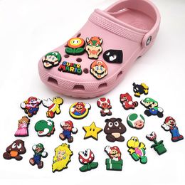 Charmos de anime Mem￳rias de inf￢ncia por atacado Jogos cl￡ssicos cogumelo de presente engra￧ado desenho animado Croc Charms Acess￳rios para sapatos PVC Decora￧￣o de fivela macia