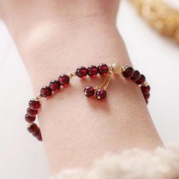 Charm Bracelets Women Bracelet Luxury Beaded Natural Garnet Crystal Stone Strand Regular Fit Decorative Translucent Lady Bangle Jewellery