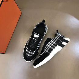 luxury designer Mens leisure sports shoes fabrics using canvas and leather a variety of comfortable materialsize38-45 mjiiki544545