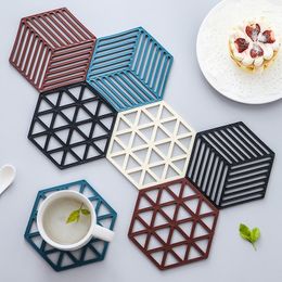 Table Mats 1pcs Europe Creative Hexagon Hollow Out Silicone Dining Anti-scald Insulation Pad Placemat Geometry Tableware Pot Cup Mat