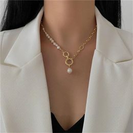 Pendant Necklaces Design Pearl Chain Choker Necklace For Women Vintage Golden Circle Lock Portrait Female Men Party Jewelry