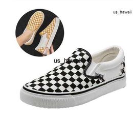 Dress Shoes Slip on Flat Canvas Shoes Women Chequered Vulcanize Shoes 2020black White Plaid Female Casual Loafers Ladies Lazy Shoes 0120V23