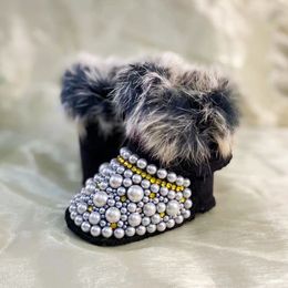 First Walkers Dollbling Crystal Diamond Baby Snow Boot Warm Furry Anti-Slip Bling Rhinestones Pearls Gift Keepsake Handmade Shoes 230114