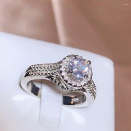 Cluster Rings Fashion Contracted Design Wedding Band For Women Sparkling Crystal Cubic Zirconia Engagement Ring Party Jewellery