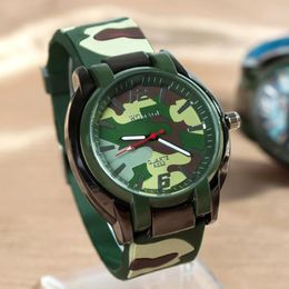 Wristwatches Womage Men Watches 2023 Fashion Camouflage Military Army Green Silicone Band Quartz Wriswatches Sports