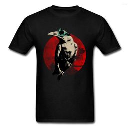 Men's T Shirts Crow Under Moon T-shirt Men Black Shirt Cotton Tshirt Vintage Anime Art Design Clothes Adventure Pilot Tops Tees Latest