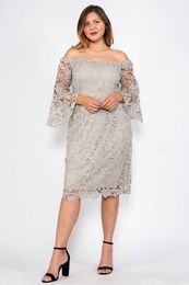 2023 Gray Silver Mother Of The Bride Dresses Off Shoulder Long Sleeves Sheath Full Lace Prom Party Gowns Women Formal Wear Knee Length