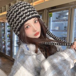 Berets Nana Anime Yk2 Okazaki Caps Ladie Winter Hand Knitted Bomber Hat Cosplay Street Ear Protection Warm Wool Tassel Russian