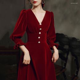 Ethnic Clothing Sexy V-Neck Burgundy Velour Banquet Gown Bridal Wedding Elegant Party Dress Autumn Winter Exquisite Long A-Line Dresses