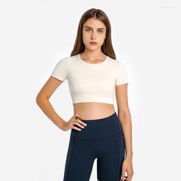Active Shirts Solid Colour Yoga T-shirt Round Neck Women Short Sleeve Exposed Belly Button Sport Breathable Crop Top Quick Dry With Chest Pad