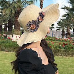 Wide Brim Hats HT3147 Fashion Straw Hat Big Flower Band Women Floppy Summer Sun Ladies Beach Cap Female Packable Eger22
