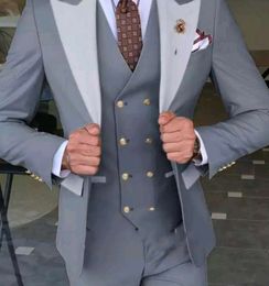 Brand New Grey Groom Tuxedos White Peak Lapel Men Formal Suits Business Men Wear Wedding Prom Dinner Suits Jacket Pants Tie Vest