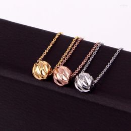 Chains Selling Women's Jewellery Split Flower Round Ball Necklace Transship Pattern Titanium Steel Clavicle Wholesal Gord22