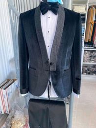 Brand New Black Velvet Groom Tuxedos Shawl Lapel Men Wedding Tuxedo Fashion Men Jacket Blazer Men Prom Dinner/Darty Suit Jacket Pants Tie