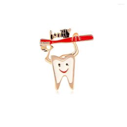 Brooches DCARZZ Exquisite Tooth Toothbrush Pins Doctors Nurses Enamel Lapel Pin Badge Metal Women Accessories Gift