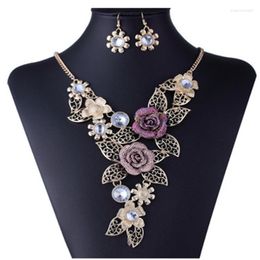 Necklace Earrings Set Exaggerated Retro Alloy Hollow Flower Pattern Crystal Bridal Rhinestone Statement Necklace&Earrings For Women Gift