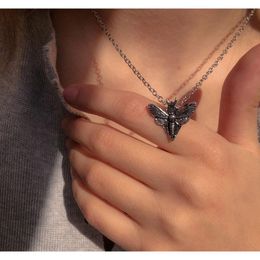 Pendant Necklaces Punk Vintage Dead Moth Antiquity Mini Insect Fairy Necklace Strange Collar Women's Neck Chain Chic Jewellery Gift