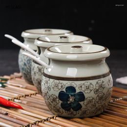 Storage Bottles Kitchen Ceramic Seasoning Box Jar Household Hand-painted Spoon With Lid Sauce Chilli Oil Salt