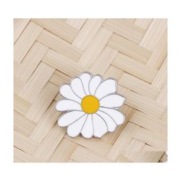 Pins Brooches Cute Metal Badge White Daisy Flower Spring Time Easter Enamel Lapel Pin Women Girls Children 638 T2 Drop Delivery Jewe Dhh0N