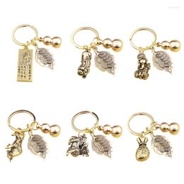 Keychains Brass Pixiu Lucky Beast Car Keychain Necklace Pendants Retro Copper Animal Keyrings Women Bag Hangings Accessories Gifts