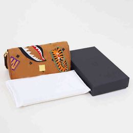 Shark Zip Around Wallet Women Cartoon Embroidered Multi-card Slot Brown Luxury Leather Designer Crossbody Holder Purses 01300406