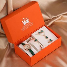 Wristwatches Ladies Green Watch Jewelry Set With Box Leather Quartz For Women Emerald Necklace Ring Birthday Gifts To Wife Daughters